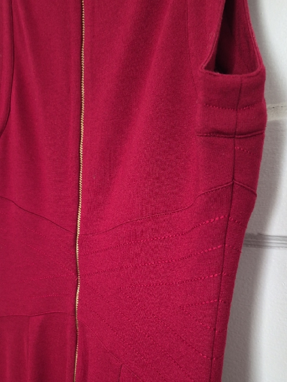 Classic Vixen Red Mini Midi Dress with Gold Tone Zipper. Wedding Guest. Size 8. - Picture 14 of 16